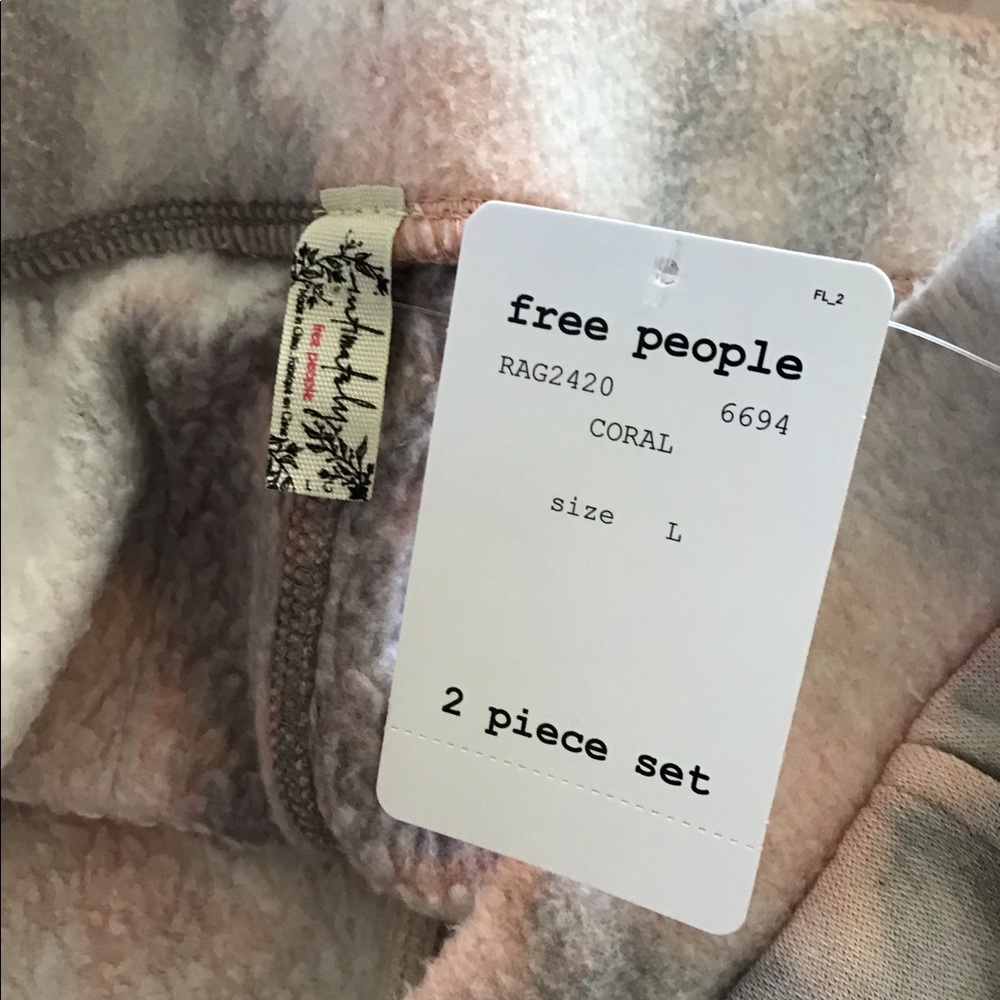 Free People Two-Piece Kelly Washed Short Set. NWT. - Picture 9 of 11